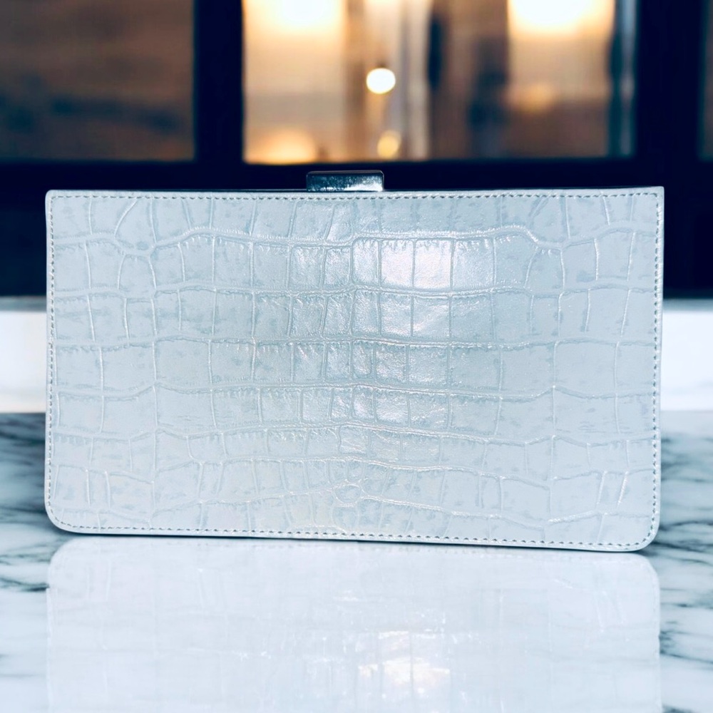 Gianni‎ Bini Crocodile Leather Clutch
Crossbody Handbag